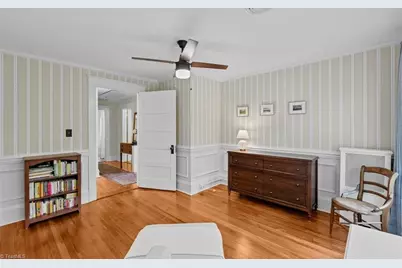 305 E Hendrix Street, Greensboro, NC 27401 - Photo 21