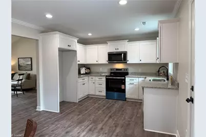 226 Holland Lane, Thomasville, NC 27360 - Photo 5