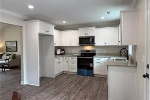 226 Holland Ln, Thomasville, NC 27360 - Photo 5