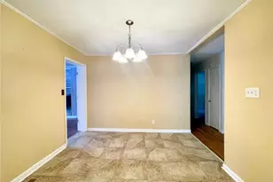 2409 W Cornwallis Dr, Greensboro, NC 27408 - Photo 9