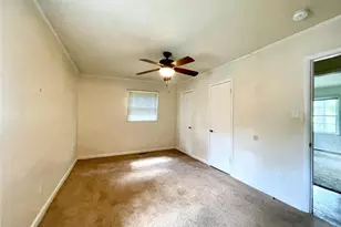 2409 W Cornwallis Dr, Greensboro, NC 27408 - Photo 7