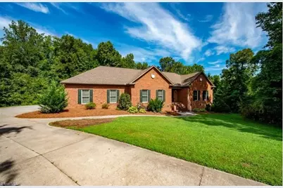123 Pleasant Drive, Thomasville, NC 27360 - Photo 1