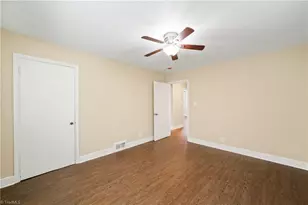2425 Lyndhurst Ave, Winston-Salem, NC 27103 - Photo 11