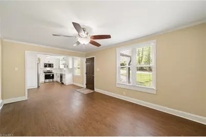 2425 Lyndhurst Avenue, Winston-Salem, NC 27103 - Photo 5