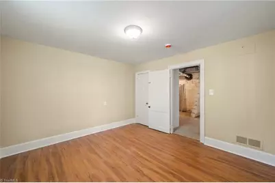 2425 Lyndhurst Avenue, Winston-Salem, NC 27103 - Photo 13