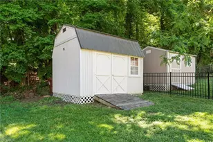 1826 Castle Gate Ct, High Point, NC 27265 - Photo 43