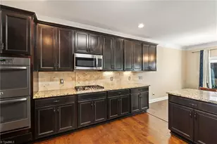 1826 Castle Gate Ct, High Point, NC 27265 - Photo 9