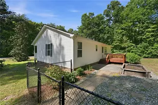 2802 Oak Pointe Ln, Mebane, NC 27302 - Photo 5