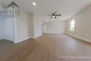36 E 4th St, Lexington, NC 27292 - Photo 9
