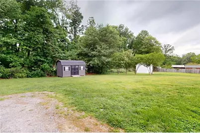 161 Washington Avenue, Mount Airy, NC 27030 - Photo 11
