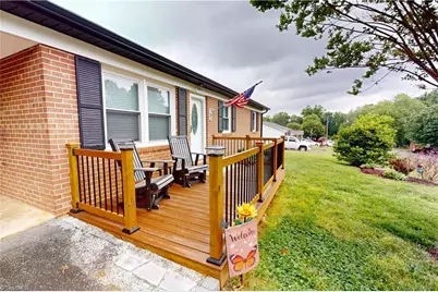 161 Washington Avenue, Mount Airy, NC 27030 - Photo 3