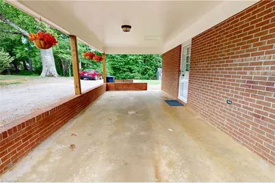 161 Washington Avenue, Mount Airy, NC 27030 - Photo 5