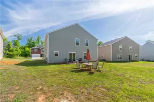 5013 Black Frst Dr, Greensboro, NC 27405 - Photo 3