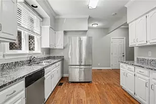 5605 Boxborough Ct, Greensboro, NC 27407 - Photo 3