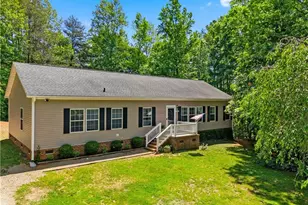 488 Pauls Airport Rd, Thomasville, NC 27360 - Photo 1