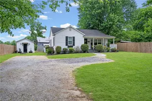 128 Avon St, Mocksville, NC 27028 - Photo 1