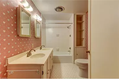 815 Main Street, Reidsville, NC 27320 - Photo 17