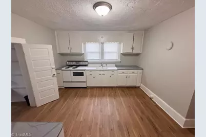 904 Harris Street, Eden, NC 27288 - Photo 3