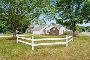 1100 Mayview Ct, Kernersville, NC 27284 - Photo 3