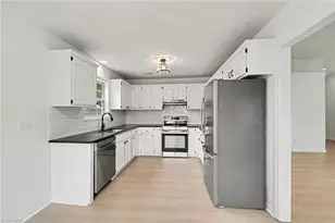 1100 Mayview Ct, Kernersville, NC 27284 - Photo 9