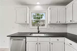 1100 Mayview Ct, Kernersville, NC 27284 - Photo 11