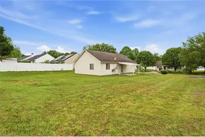 2424 Stratford Crossing Drive, Winston-Salem, NC 27103 - Photo 31