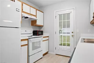 2424 Stratford Crossing Dr, Winston-Salem, NC 27103 - Photo 23