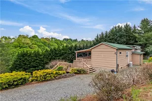 489 Buttons Ln, Sparta, NC 28675 - Photo 21