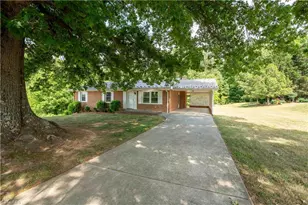 6221 Salem Chapel Rd, Walnut Cove, NC 27052 - Photo 3