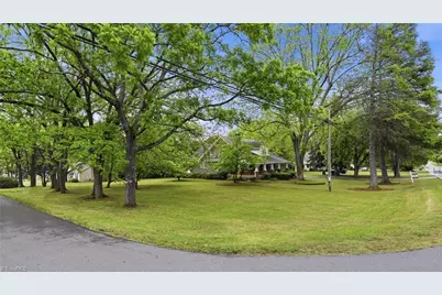 4635 Shattalon Drive, Winston-Salem, NC 27106 - Photo 33
