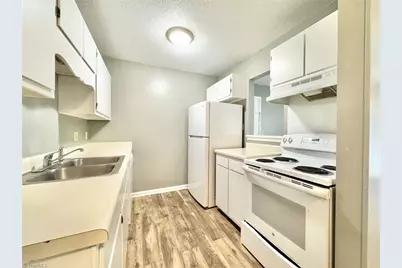 5655 Hornaday Road #D, Greensboro, NC 27409 - Photo 7