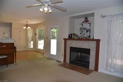 915 New Hampshire Drive, Jamestown, NC 27282 - Photo 5