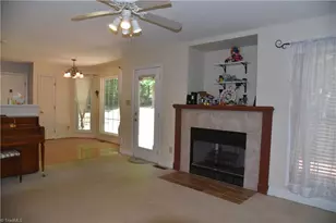 915 New Hampshire Dr, Jamestown, NC 27282 - Photo 5