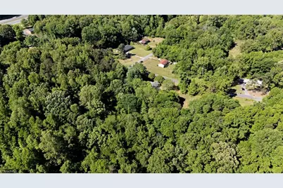 1305 Bridgepoint Road, Greensboro, NC 27405 - Photo 3