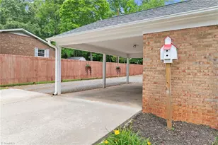 201 Kingwood Rd, Reidsville, NC 27320 - Photo 5