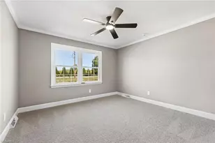 3402 Edgefield Rd, Greensboro, NC 27409 - Photo 13