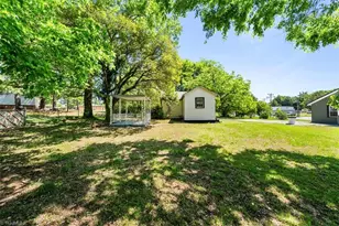 628 Elm St, Graham, NC 27253 - Photo 9