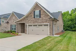 403 Freemont Dr, Thomasville, NC 27370 - Photo 5