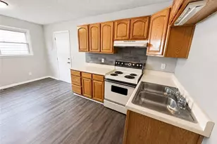 1504 Britton St, Greensboro, NC 27406 - Photo 9