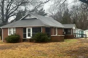 461 Ogburn Mill Rd, Stokesdale, NC 27357 - Photo 1