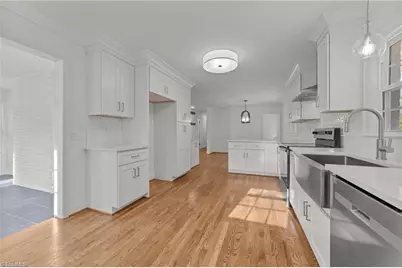 212 W Cornwallis Drive, Greensboro, NC 27408 - Photo 5
