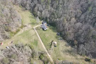 1038 Blackburn Hollow Rd, Purlear, NC 28665 - Photo 9