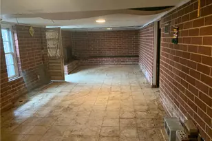 2111 S Benbow Rd, Greensboro, NC 27406 - Photo 13