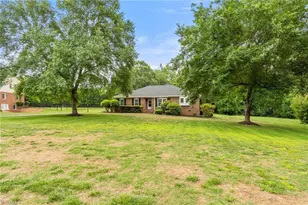 211 Hidden Creek Dr, Advance, NC 27006 - Photo 5
