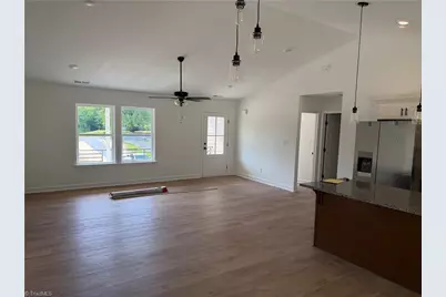 113 Hillside Drive, Thomasville, NC 27360 - Photo 3