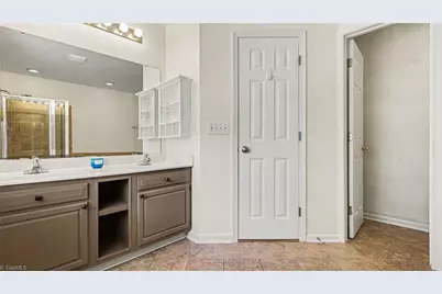 3209 Bardwell Road, Greensboro, NC 27410 - Photo 25