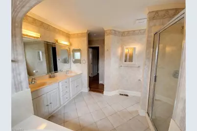 590 N Peace Haven Road, Winston-Salem, NC 27104 - Photo 15