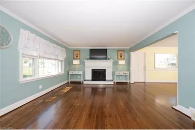 590 N Peace Haven Road, Winston-Salem, NC 27104 - Photo 3