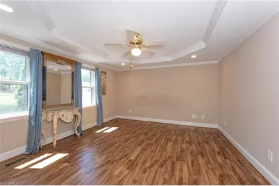 590 N Peace Haven Road, Winston-Salem, NC 27104 - Photo 17