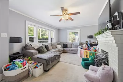 310 E Holly Hill Road, Thomasville, NC 27360 - Photo 5